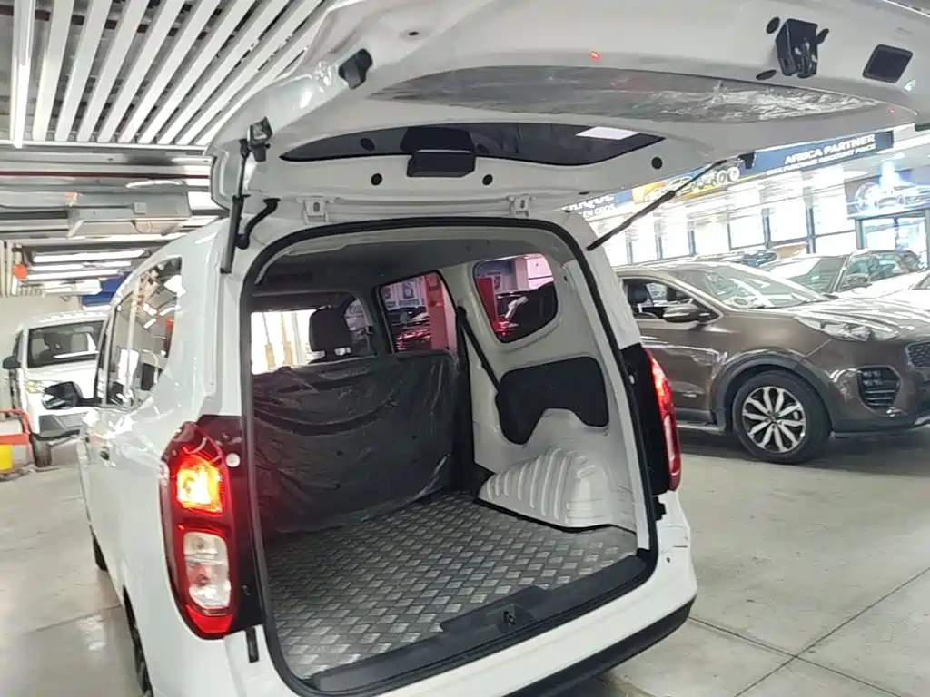 Wuling Hongguang EV — миниатюра 19