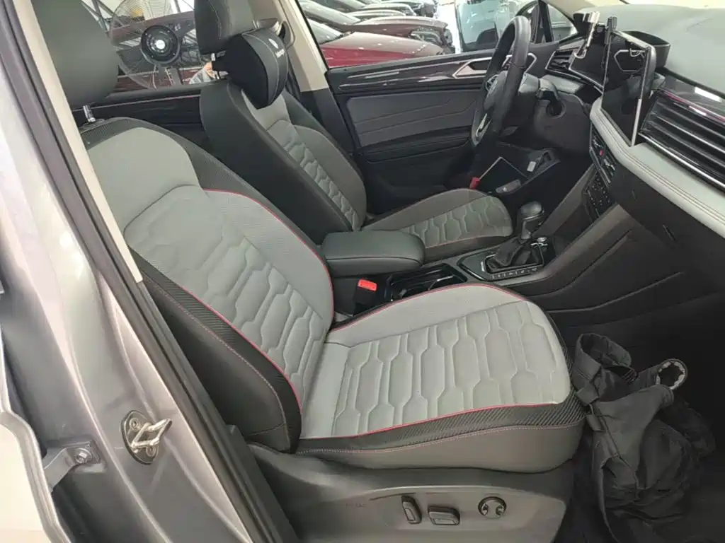 Volkswagen Tiguan L PHEV — миниатюра 25