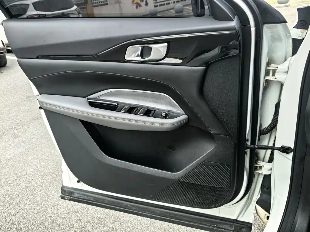 CHANGAN CHANGAN AUCHAN Z6