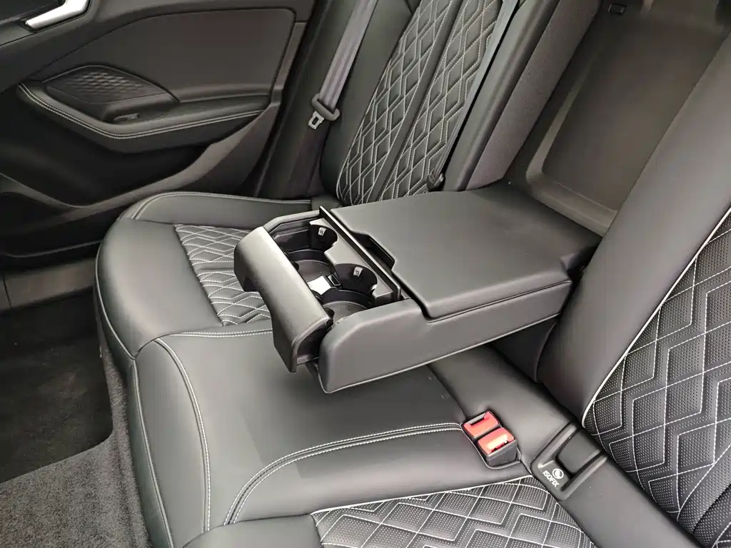 Audi A5L — миниатюра 19