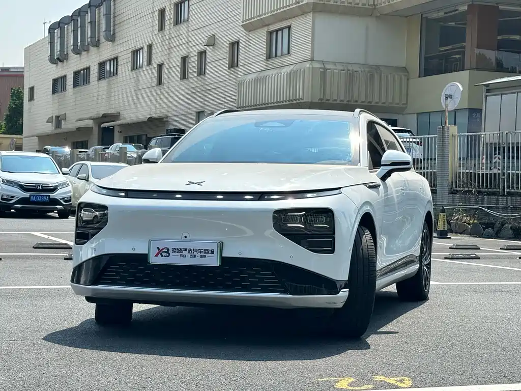 XPeng G9 — миниатюра 2