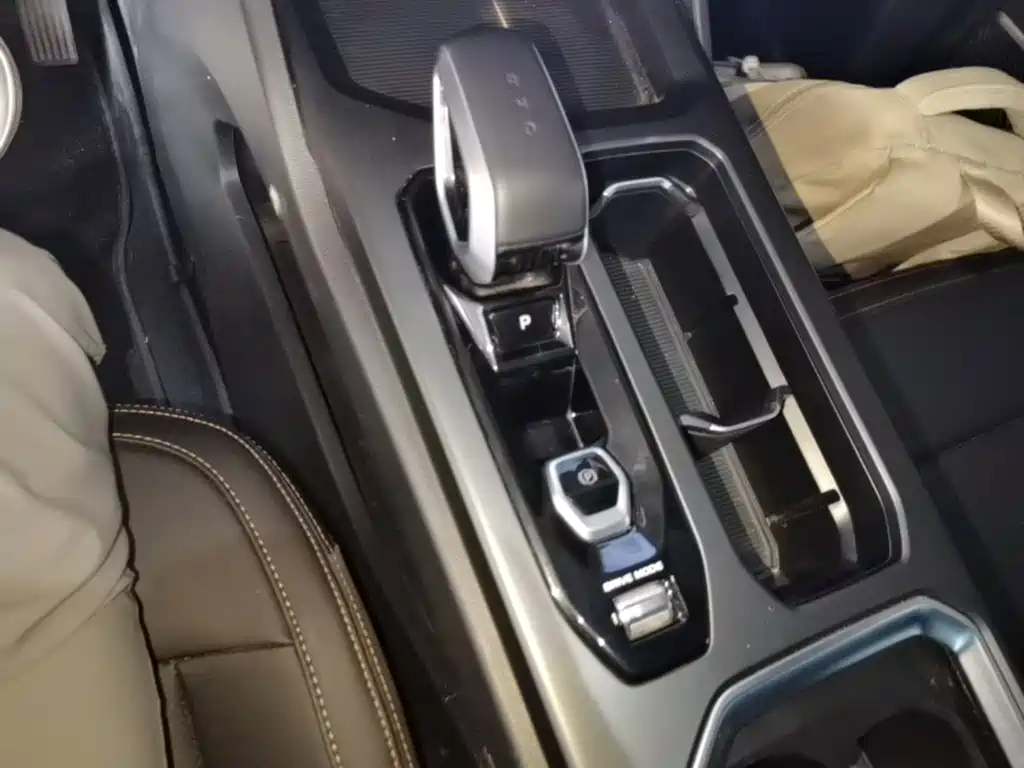 Geely Haoyue L — миниатюра 14