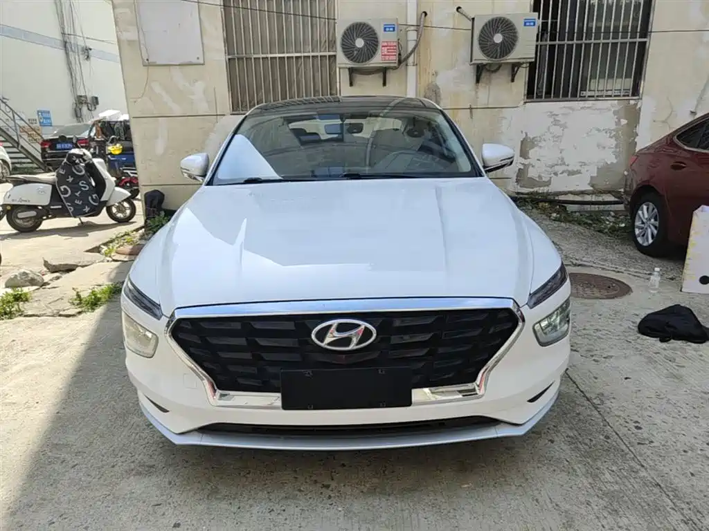 Hyundai MISTRA