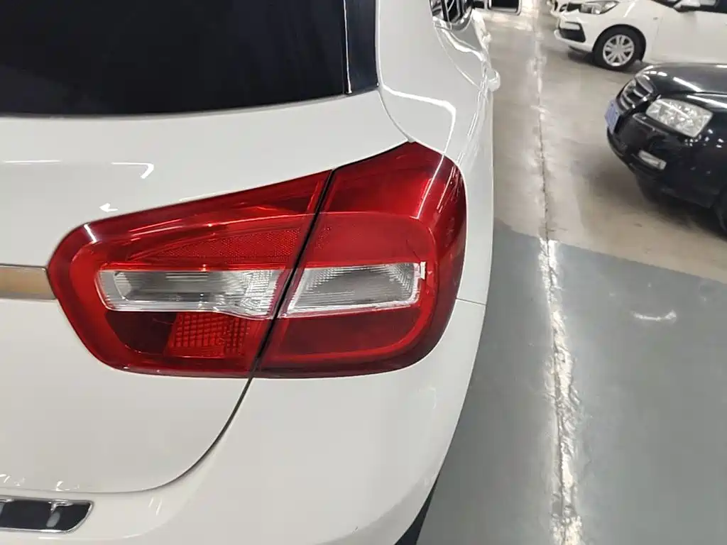Mercedes-Benz GLA — миниатюра 8