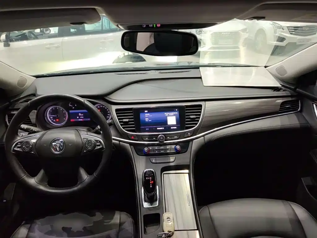 Buick LaCrosse — миниатюра 10