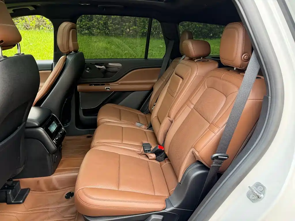 Lincoln Aviator — миниатюра 11