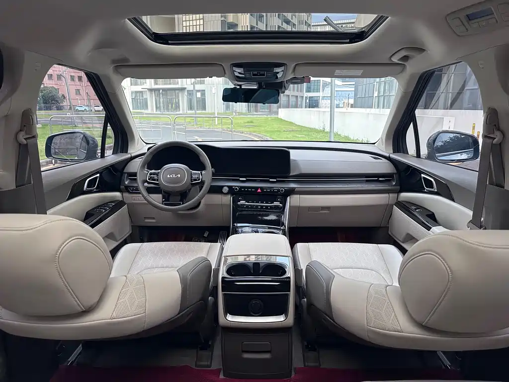 Kia Carnival — миниатюра 10