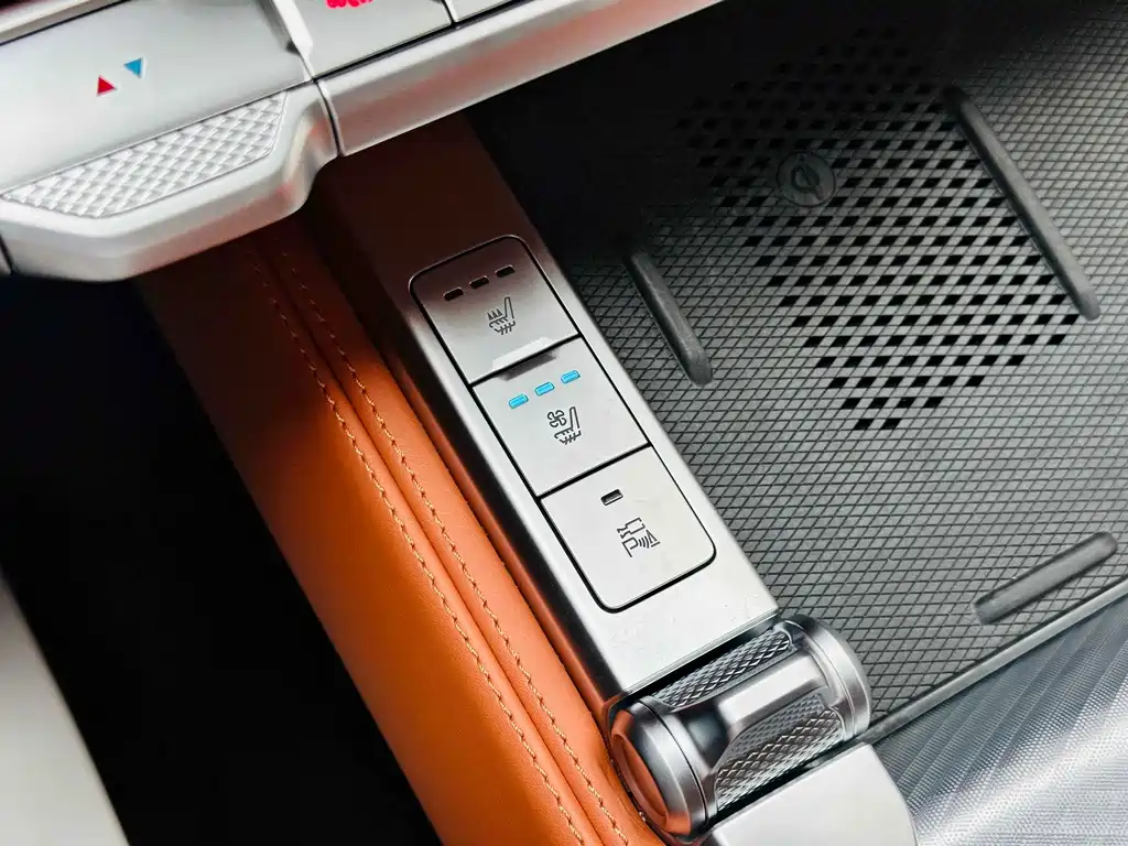 TANK TANK 700 NEW ENERGY