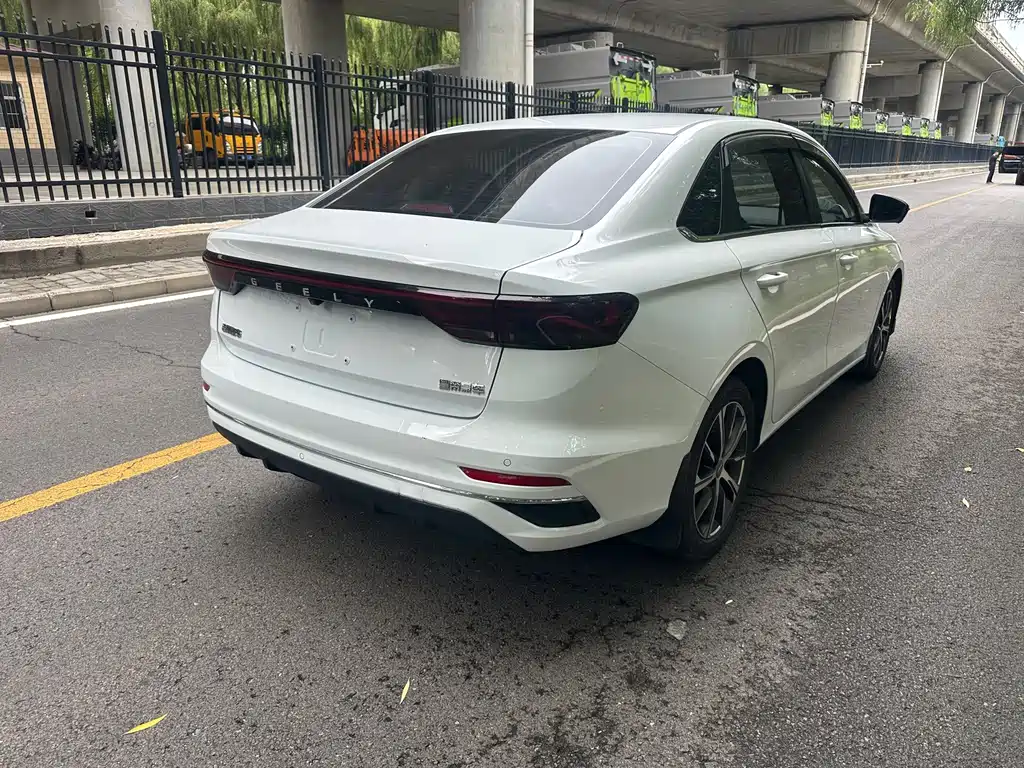 Geely Emgrand — миниатюра 14