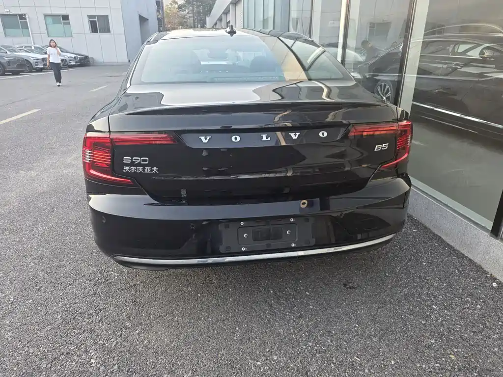 Volvo S90 — миниатюра 4