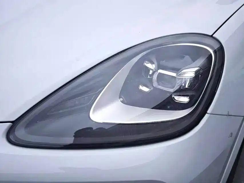 Porsche Cayenne — миниатюра 4