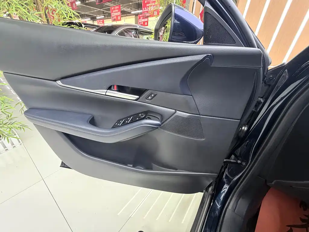 Mazda CX-30 — миниатюра 10