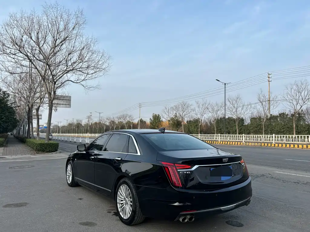 CADILLAC CT6