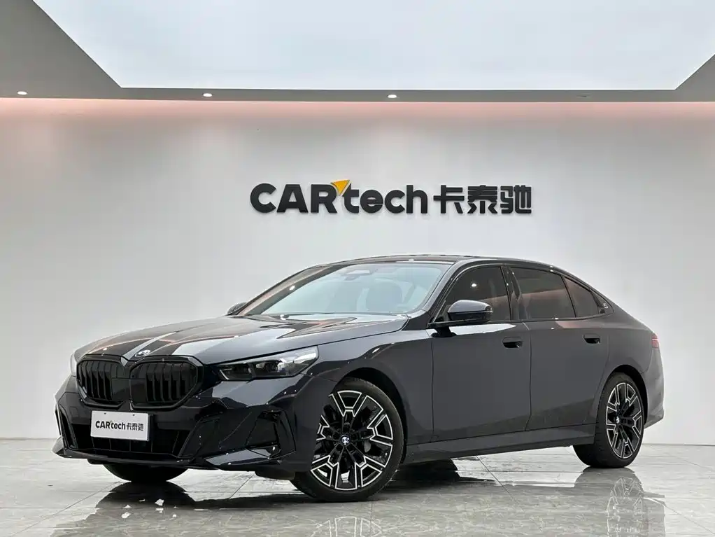 宝马5系 2026款 530Li 尊享型 M运动套装 2025
