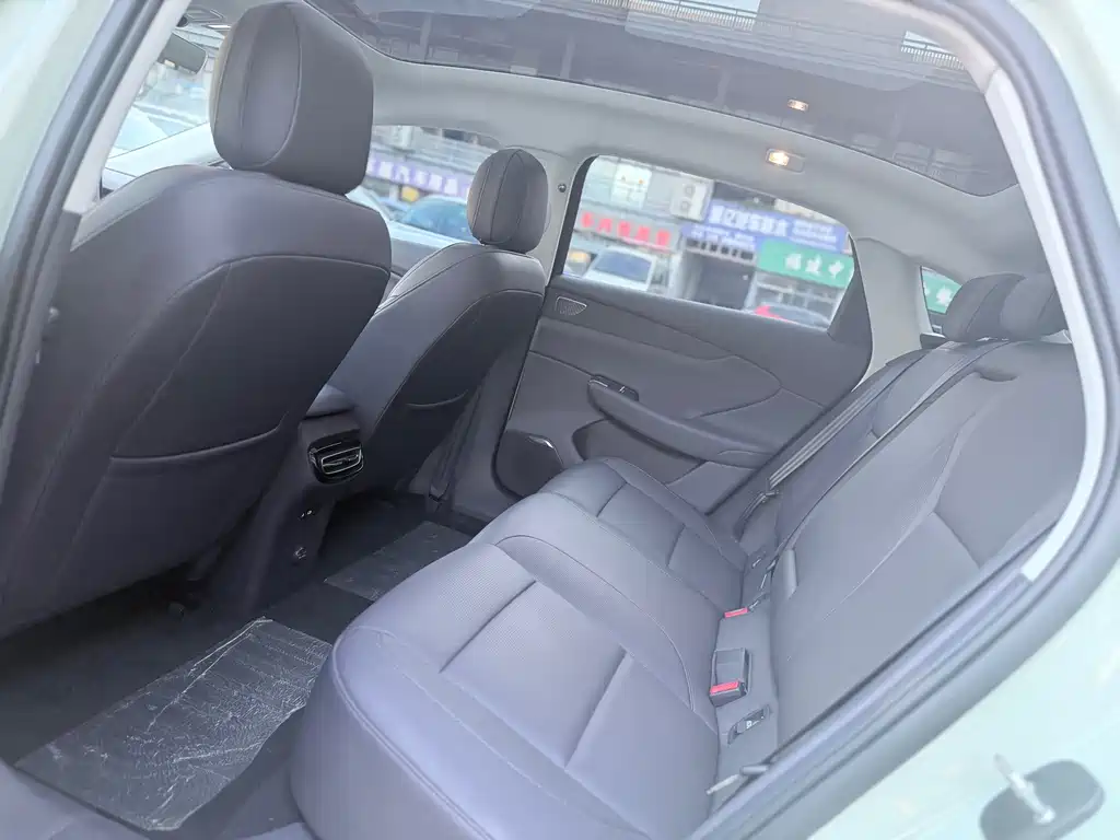 Hongqi Hongqi Tiangong 05 — миниатюра 8