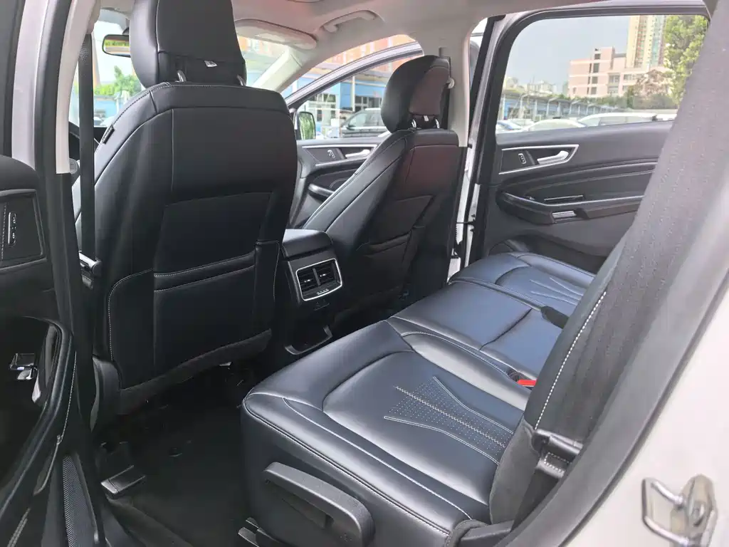 Ford Edge — миниатюра 5