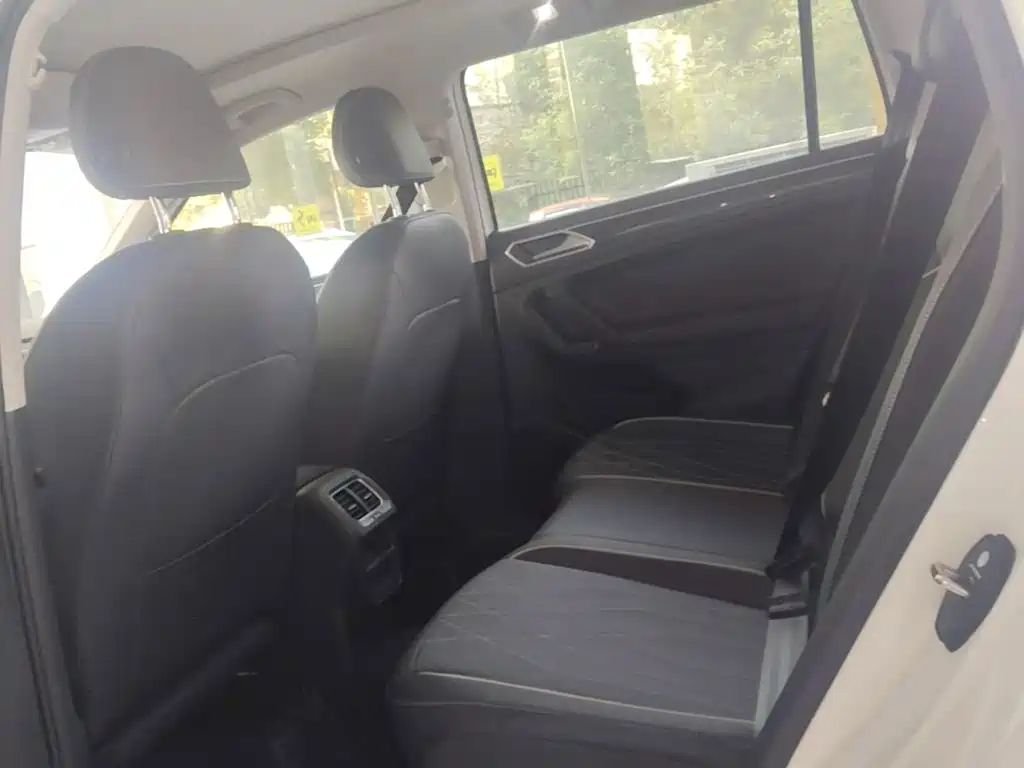 Volkswagen Tiguan L — миниатюра 17