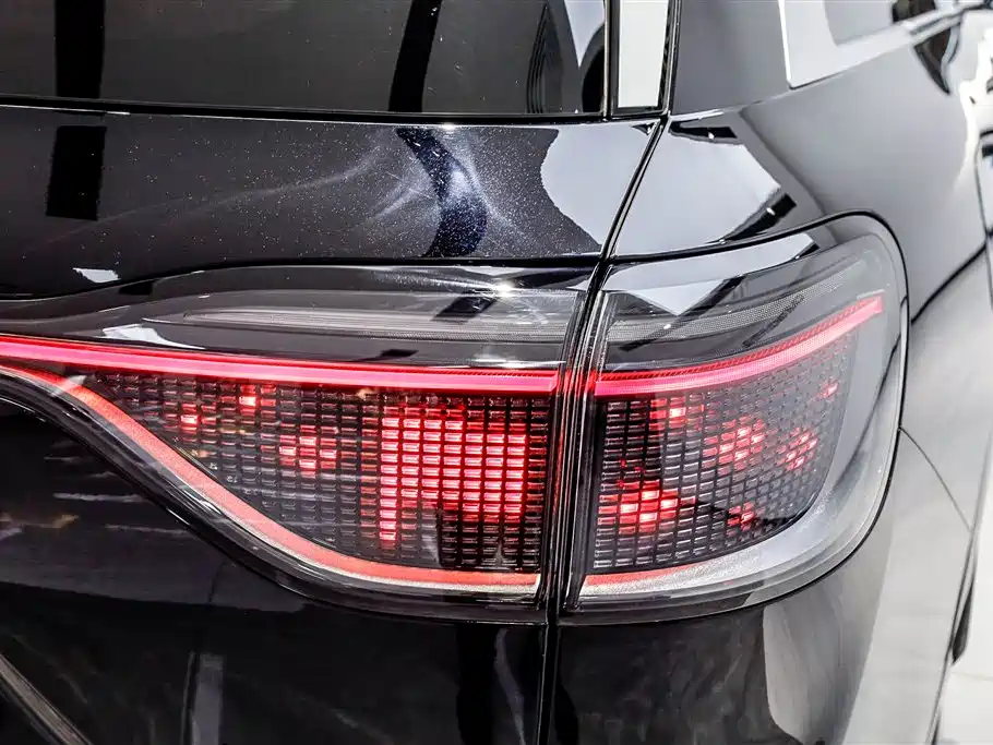 AITO ASK THE WORLD M9