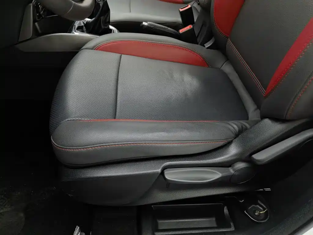 Changan CS15 — миниатюра 20