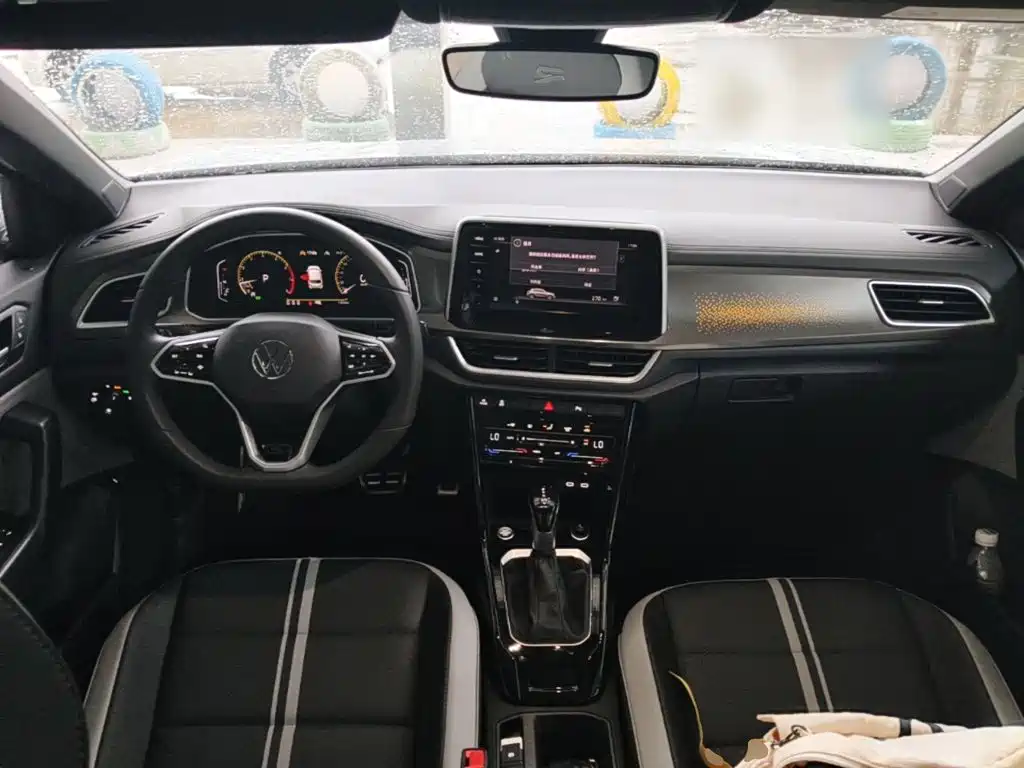 Volkswagen T-Roc — миниатюра 10