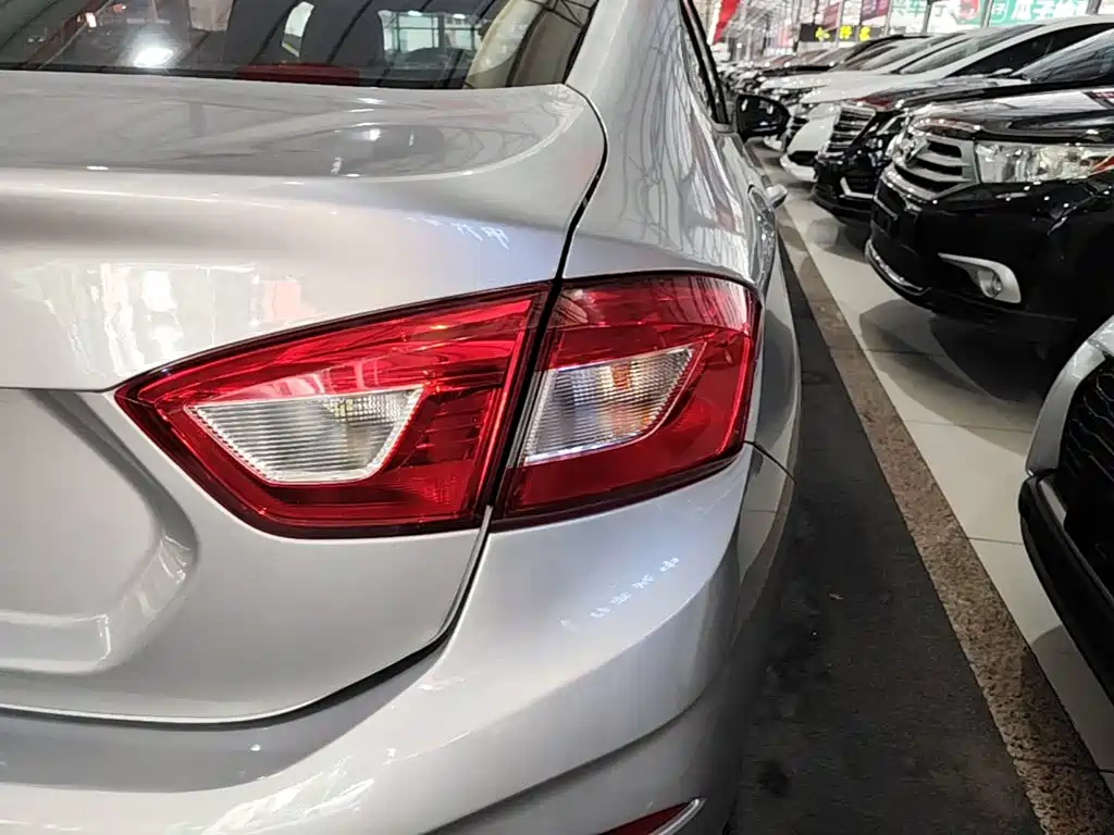 Chevrolet Cruze — миниатюра 8