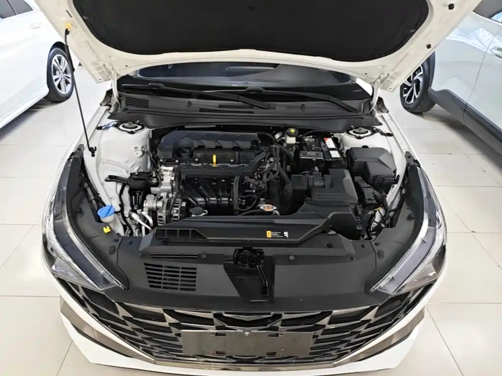 Hyundai Elantra — миниатюра 20
