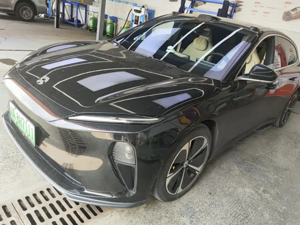 NIO ET5