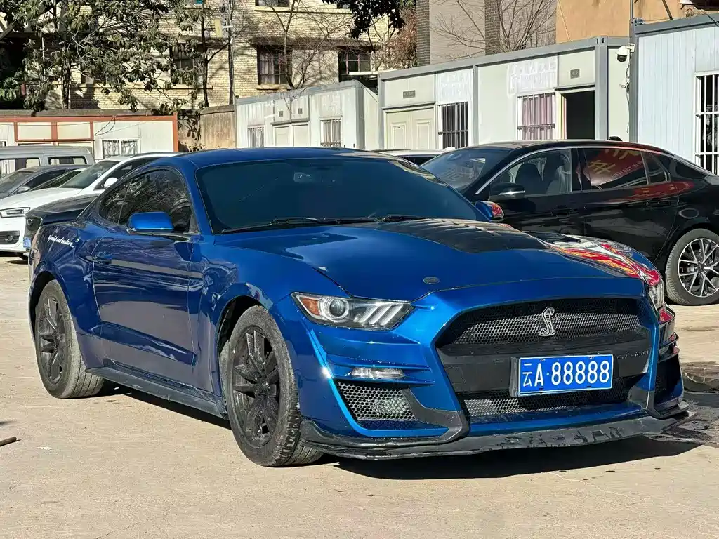 FORD MUSTANG