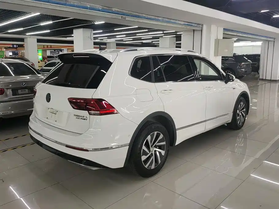 Volkswagen Tiguan L PHEV — миниатюра 3