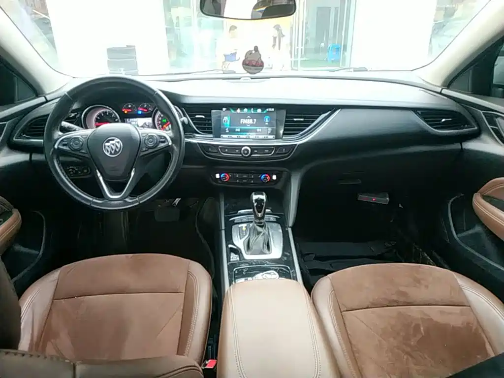 Buick Regal — миниатюра 10