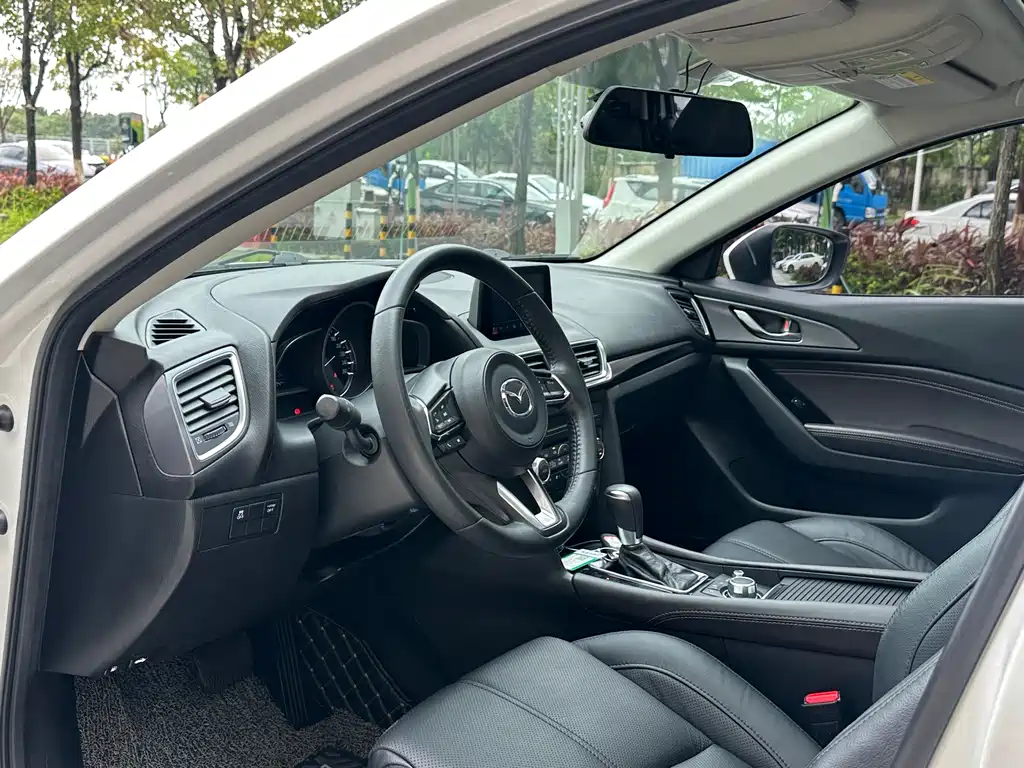 Mazda Mazda3 — фотографии объявления, Фото 13