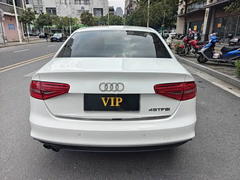 Audi A4L 2016 35 TFSI S line Comfort
