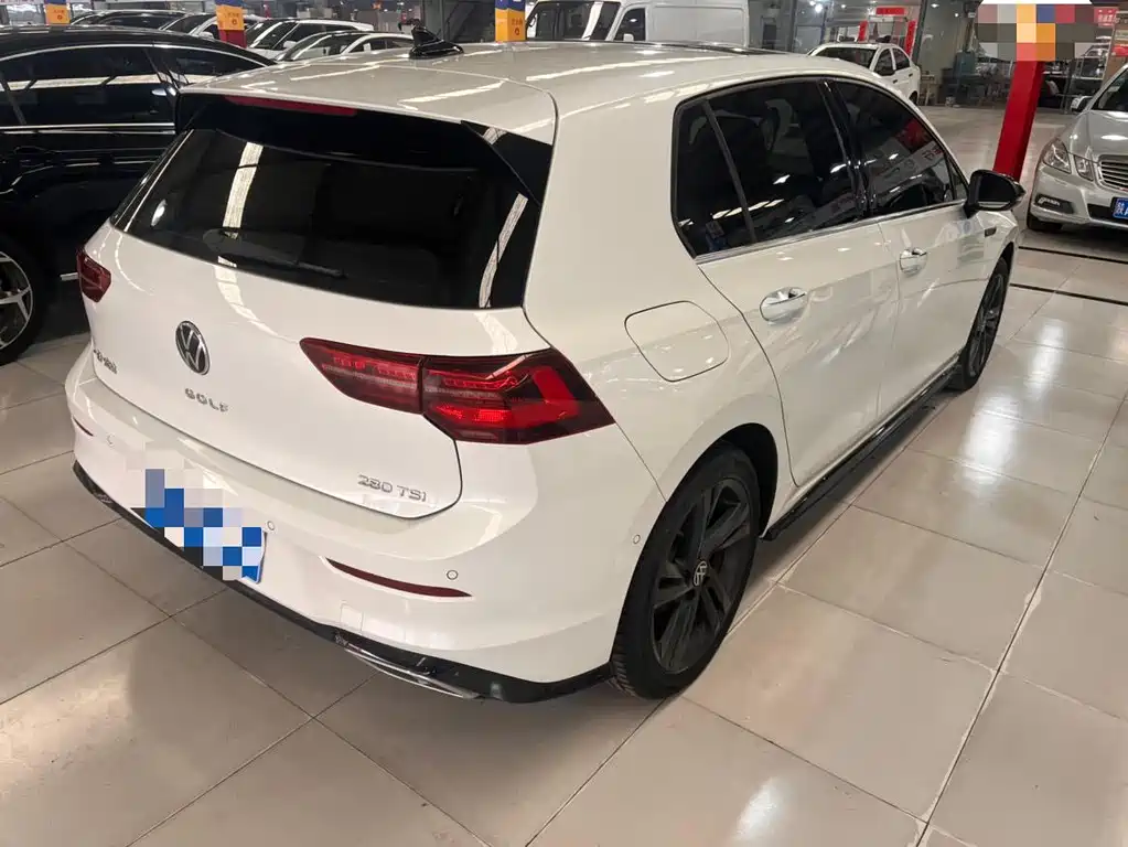 VOLKSWAGEN GOLF