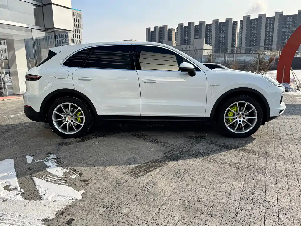 PORSCHE CAYENNE NEW ENERGY
