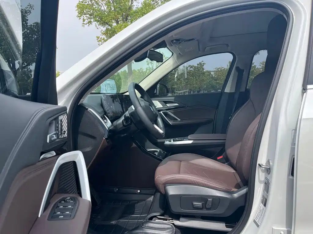 BMW X1 — миниатюра 10