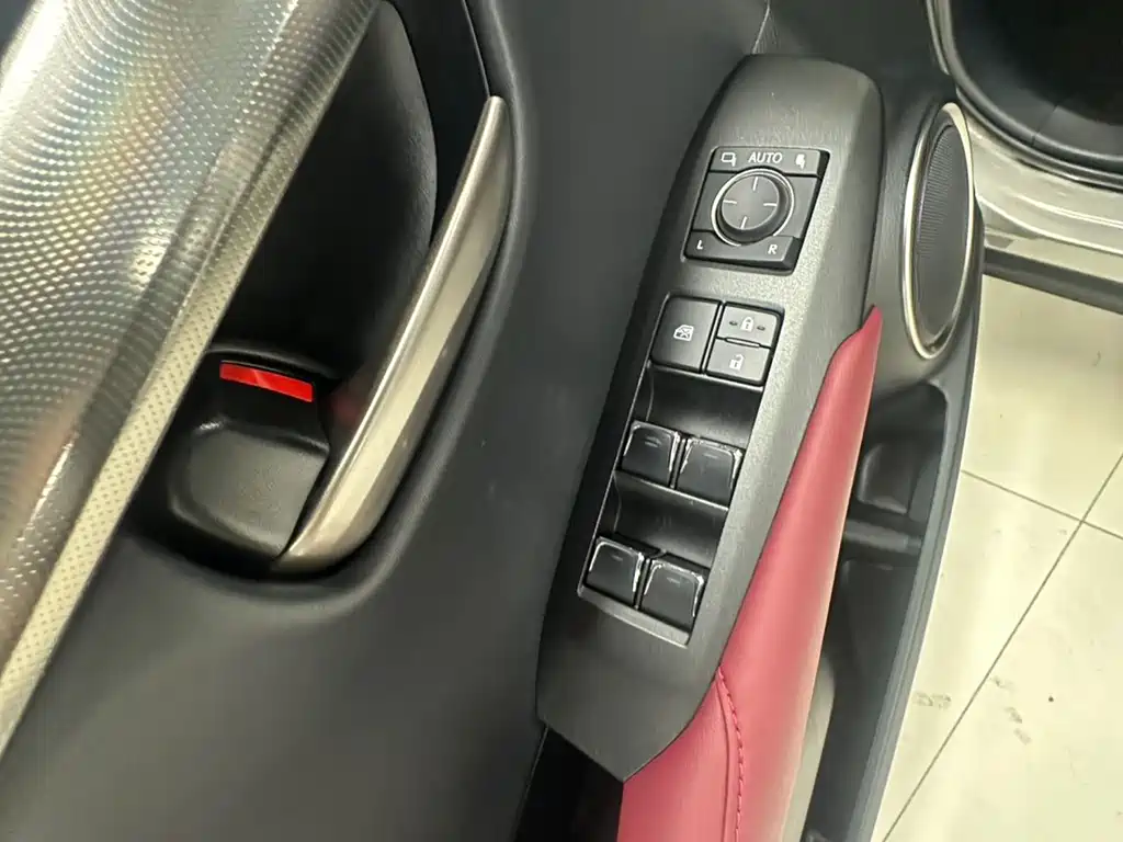 Lexus NX 2020 200 VI
