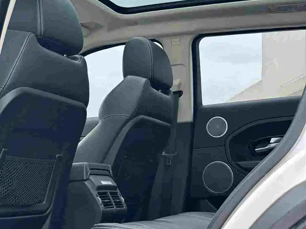 Land Rover Evoque 2.0T 5-door Sharp Dynamic Edition, фото 16