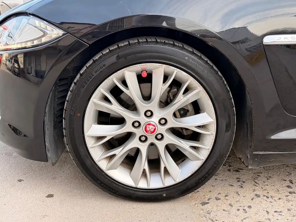 Jaguar XF 2015 XF 2.0T Luxury