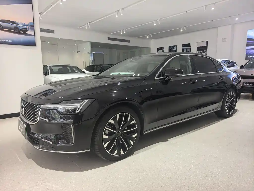 Volvo S90 PHEV 2025
