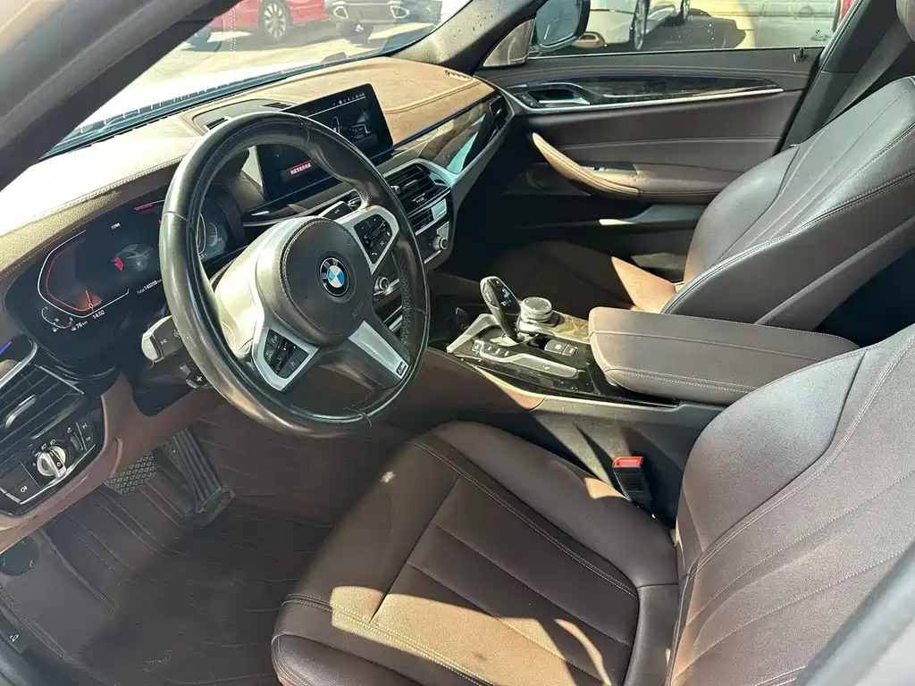 BMW 5 Series — миниатюра 4
