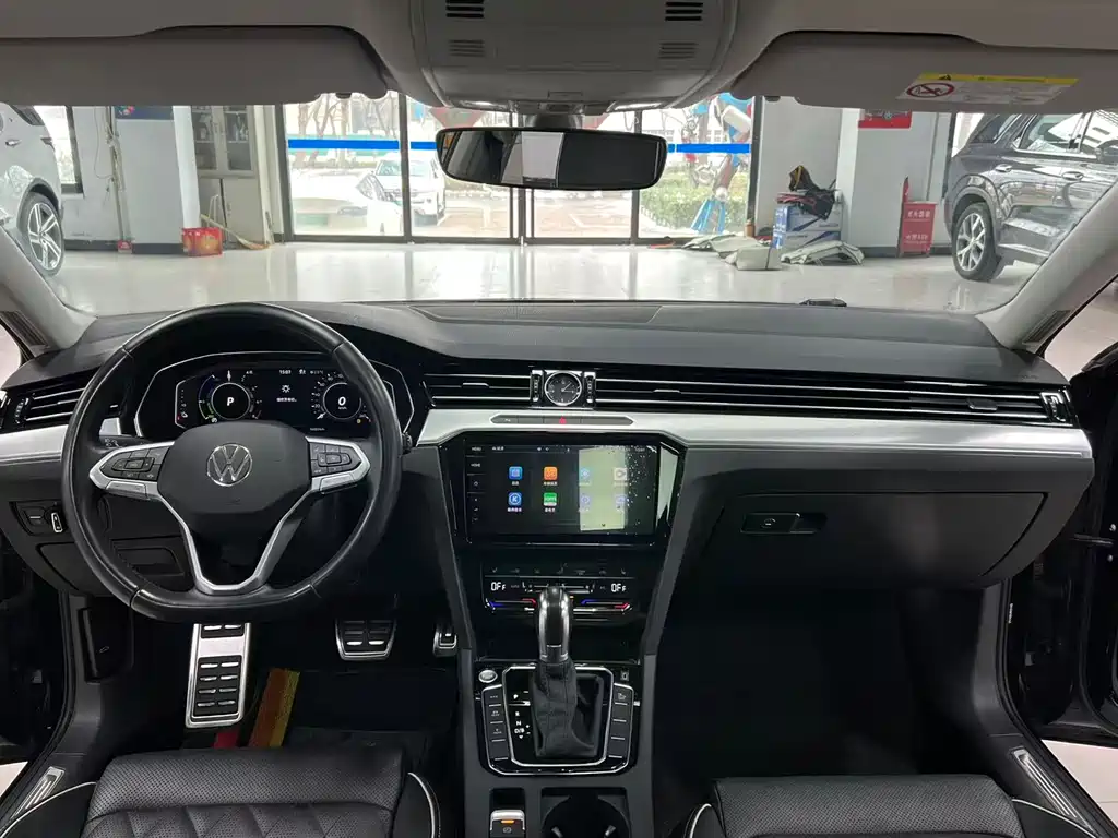 VOLKSWAGEN MAGOTAN GTE PLUG IN HYBRID