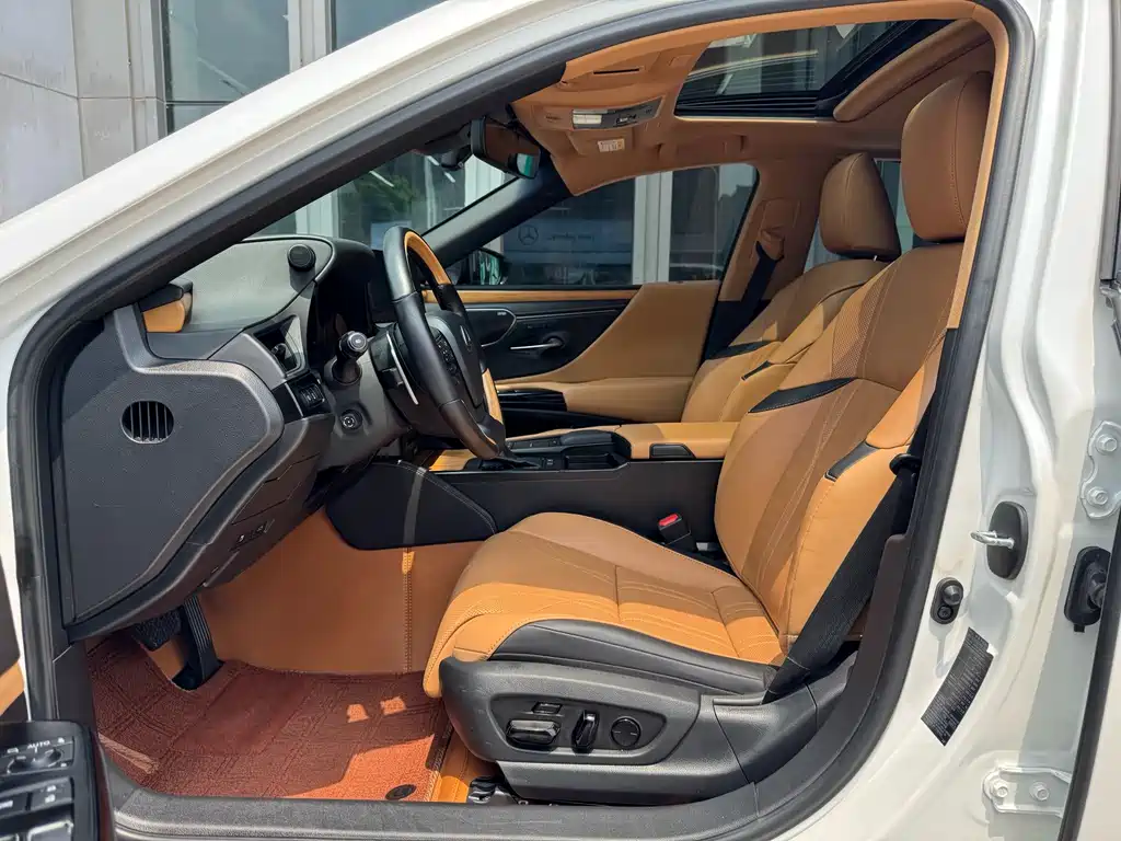 Lexus ES — миниатюра 7