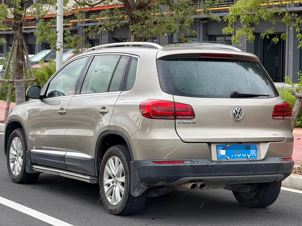 Volkswagen Tiguan 2015 1.8TSI AT Luxury