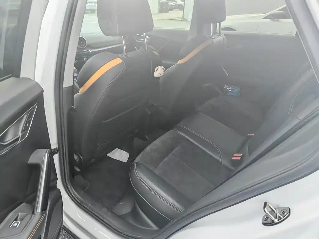 Audi Q2L e-tron — миниатюра 9