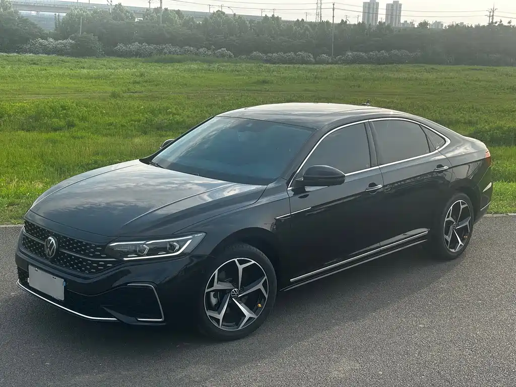 Volkswagen Passat 2023