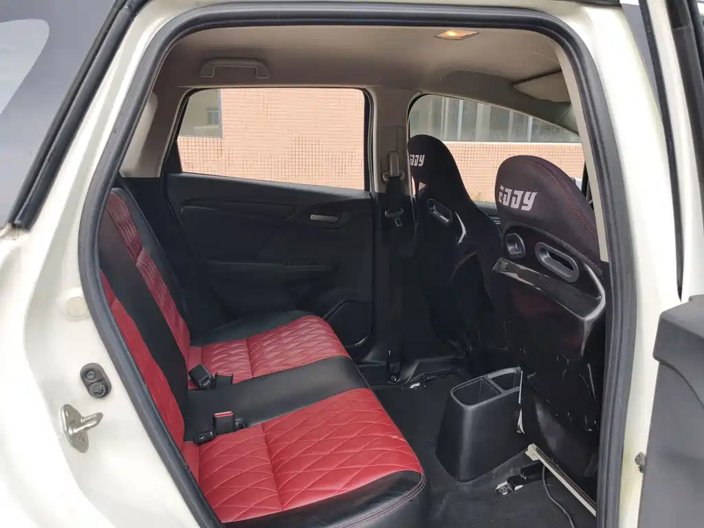 Honda Fit — миниатюра 12