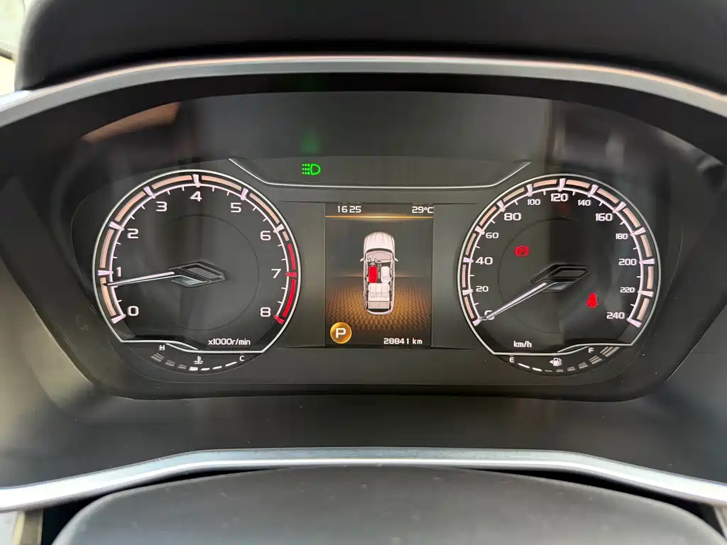 Geely Binyue — миниатюра 12