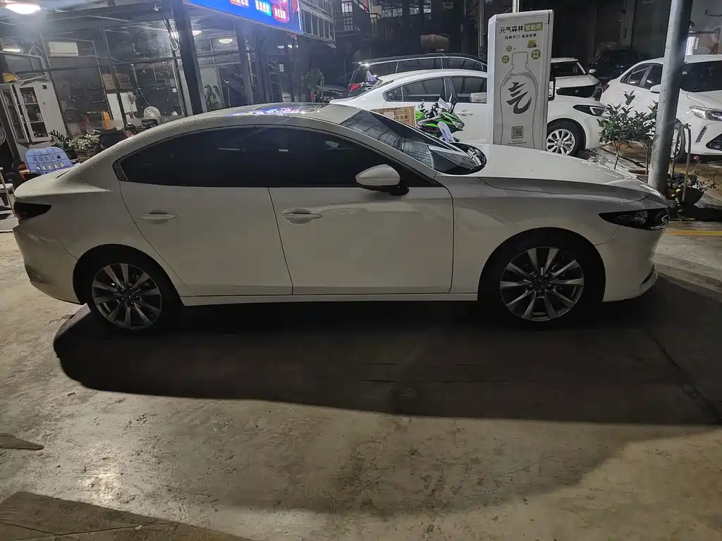 Mazda 3 Axela — миниатюра 2