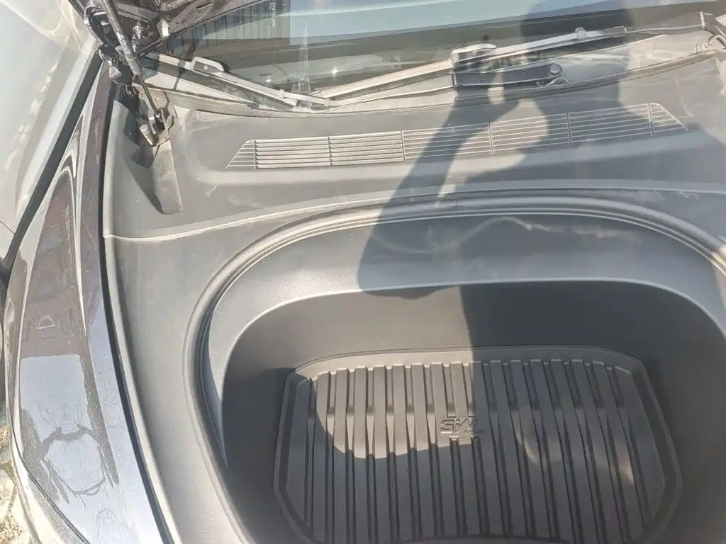 Tesla Model 3 — миниатюра 22