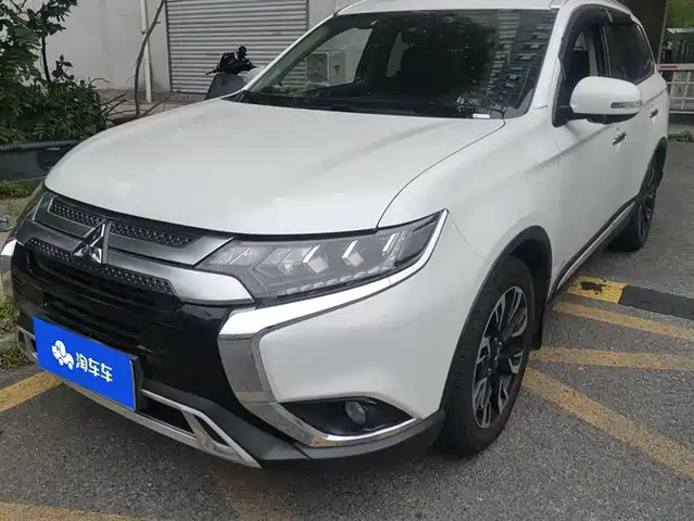 MITSUBISHI OUTLANDER 2020
